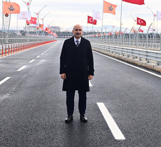 Adil Karaismailoğlu'nun CHP'yi suçladığı köprü projesi MHP'li belediyeninmiş