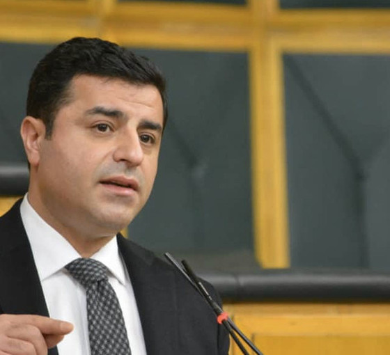 Selahattin Demirtaş: Yıkılmaz denilen tek adam rejimi bugün tel tel dökülüyor