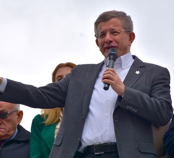 Ahmet Davutoğlu’ndan çağrı: Sizin siyasi kariyerinizin en kritik anı...