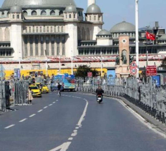 Taksim'de 1 Mayıs 'hazırlıkları': Bariyerlerle kapatılıyor