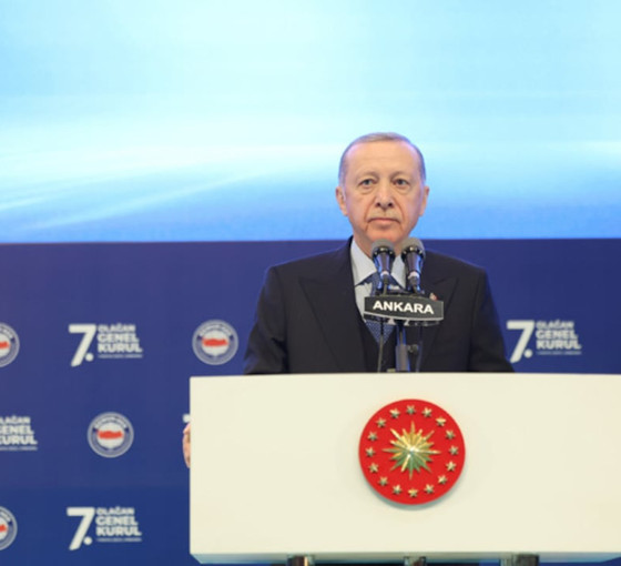 Erdoğan'ın 'CHP 1999 depreminde ortada yoktu' sözlerine Özgür Özel'den sert tepki
