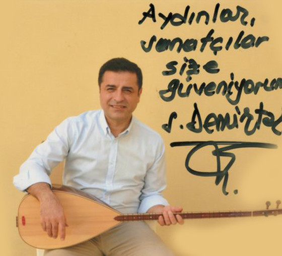 Demirtaş sosyal medyadan seslendi: Sanatçılar, oyuncular, edebiyatçılar... Bütün aydınlar, sıra sizde