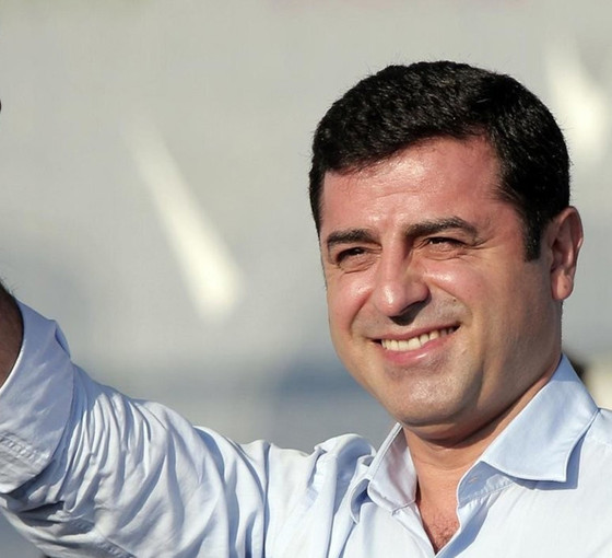 Demirtaş hashtag açtı: 'Benim oyum sizedir, Sayın #CumhurbaşkanıKılıçdaroğlu'
