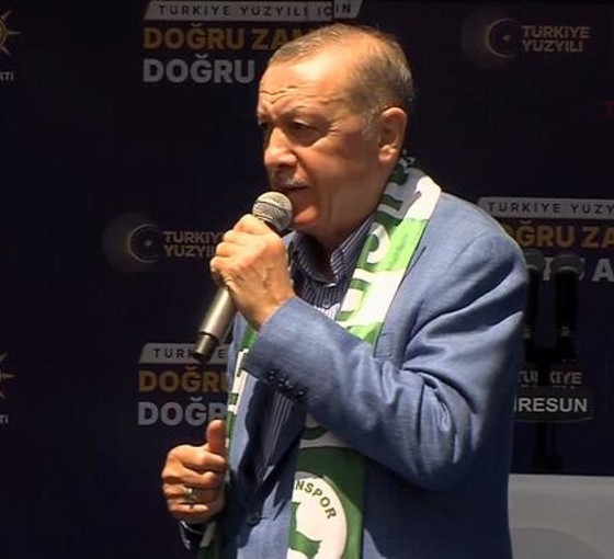 Erdoğan: Sizler ne soğana ne patatese liderinizi kurban etmezsiniz