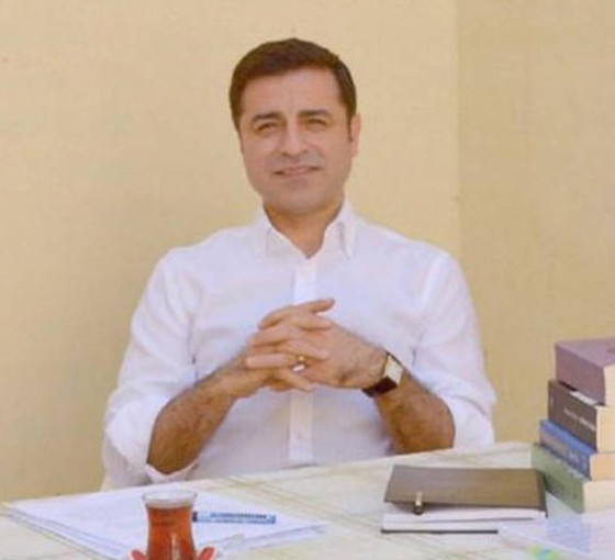 Demirtaş'tan seçim güvenliği paylaşımı: Seçimi yapan devlet değildir, sizsiniz oyunuza ve geleceğinize sahip çıkın