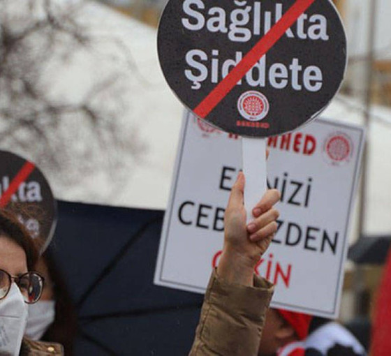 Sakarya'da bir doktor, hasta yakını tarafından darbedildi: Adli süreç başlatıldı