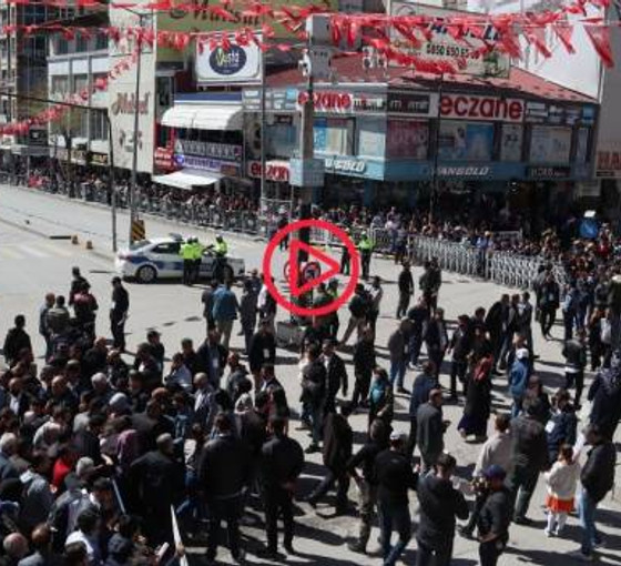 AKP Van mitingi izlenimleri: 'Mitinginden gördüğüm kadarıyla Van'da CHP kazanacak'