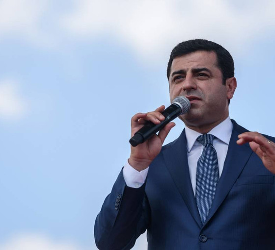 Demirtaş'tan gençlere uyarı: Yalanlara asla inanma, sandığa git ve oyunu kullan