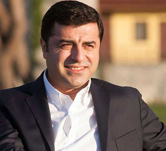 Demirtaş İzmir halkına çağrı yaptı: Her evden bir oy Yeşil Sol Parti'ye verin