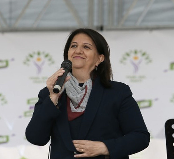 Pervin Buldan Kars’tan seslendi: 14 Mayıs tarihinde ampulleriyle birlikte söküp atacağız