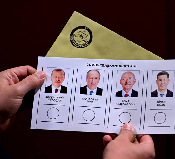 İletişim Başkanlığı'ndan pusuladaki Erdoğan fotoğrafı altında 'siyah nokta'ya açıklama: İddialar doğru değil