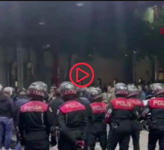 İzmir'de polis, bir kişiyi başından vurdu