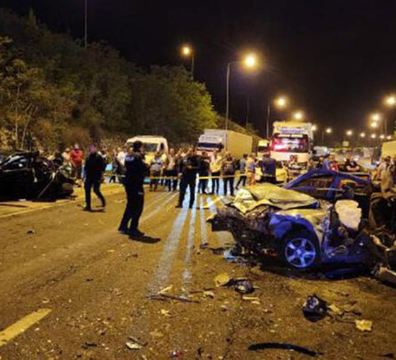 Adana'da zincirleme trafik kazası: Yedi ölü, yedi yaralı