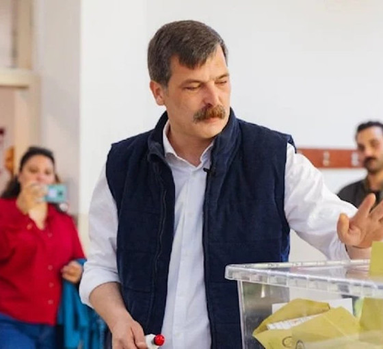 TİP Genel Başkanı Erkan Baş oyunu kullandı