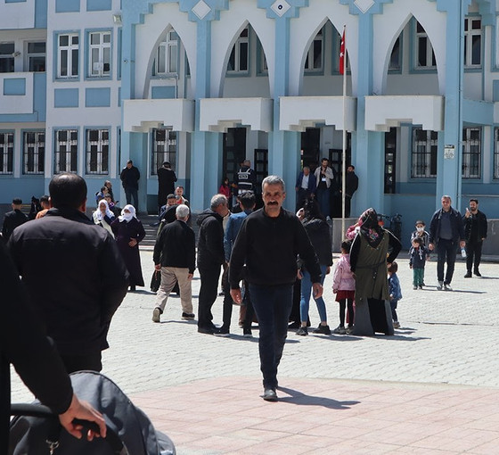 Van, Hakkari ve Ağrı’da katılım yoğun, heyecan yüksek