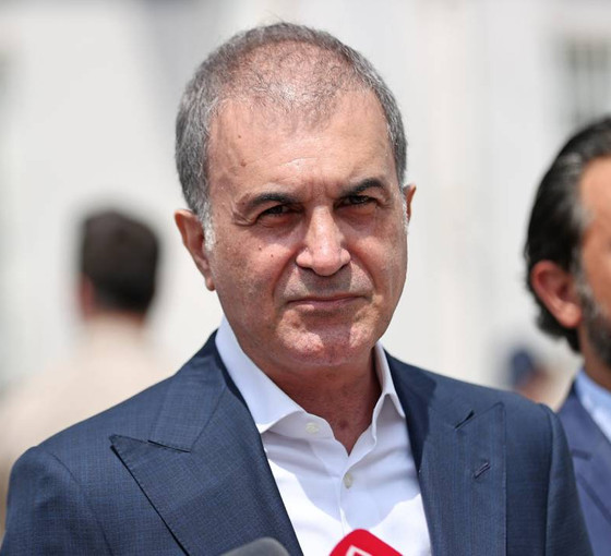 AKP'li Ömer Çelik'ten 14 Mayıs seçimlerine yönelik açıklama: Oy sayma işlemi bir şeffaflık içerisinde sürüyor