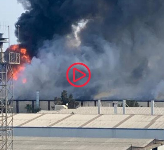 Antalya'da tekne üretim fabrikasında yangın