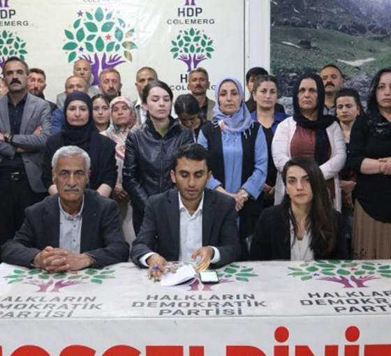 Yeşil Sol Parti Hakkari’de demokrasi nöbeti başlattı