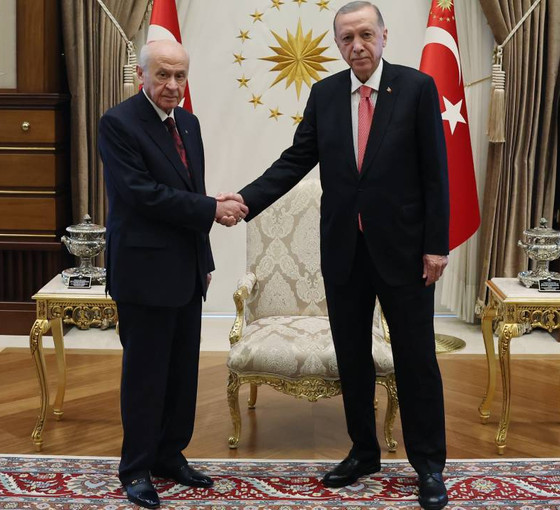 Erdoğan, Bahçeli ile bir araya geldi