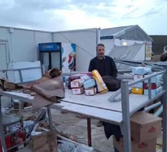 Kırıkkale'de kuvvetli rüzgarda TOKİ şantiyesinin yemekhanesi yıkıldı