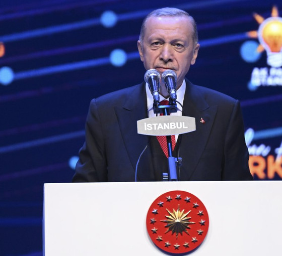 Erdoğan: Zafer sarhoşluğu içinde yola devam edemeyiz