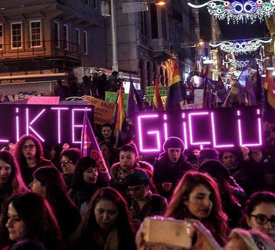 Kadın sanatçılar sandığa çağırdı: Ya aydınlığına kavuşacağız ya da nefessiz kalacağız
