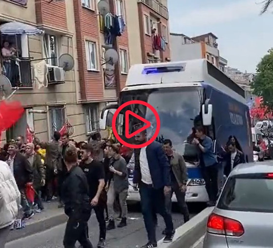 Süleyman Soylu, 'İlle de Roman Olsun' şarkısını söyledi