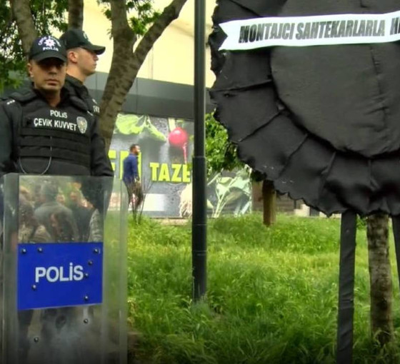 Ankara'da AKP'nin siyah çelenkle protesto edilmesi engellendi
