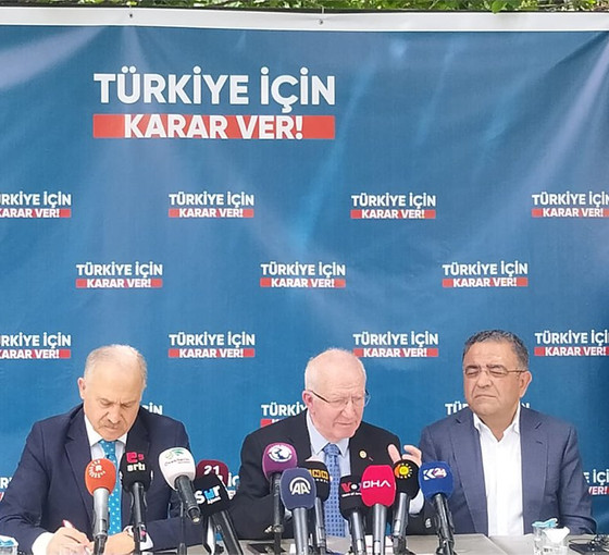 CHP'li Sezgin Tanrıkulu Diyarbakır'da konuştu: Biz kayyımlara kesinlikle karşıyız