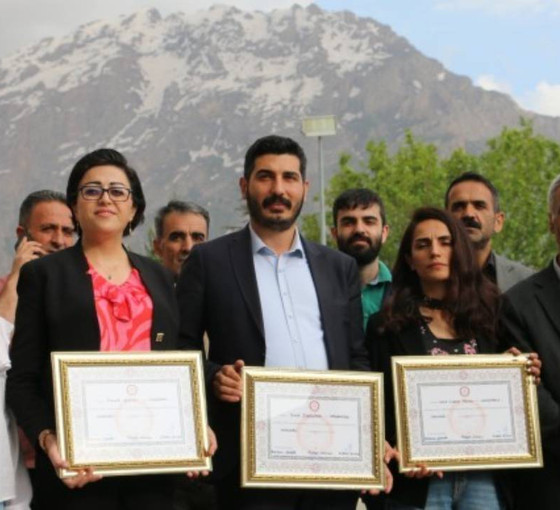 Yeşil Sol Parti Hakkari vekilleri mazbatalarını aldı