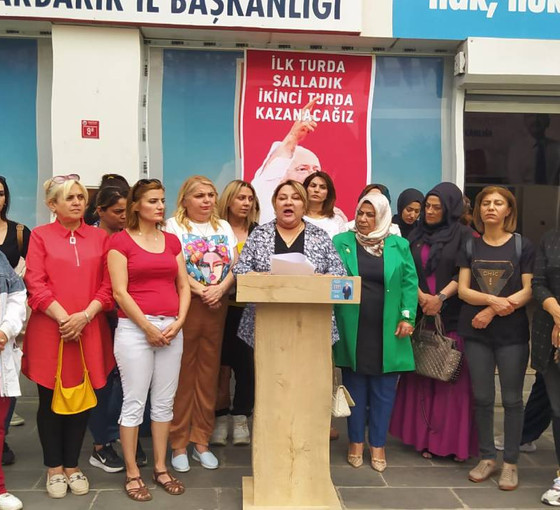 CHP Diyarbakır'dan kadınlara çağrı: Bize reva görülen cehennemin içine hapsolmuyoruz