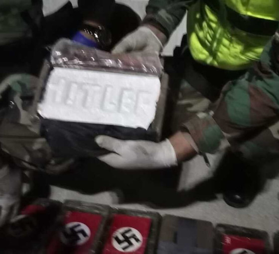 Peru polisi üzerinde Nazi sembolleri bulunan 57 kilo kokain ele geçirdi