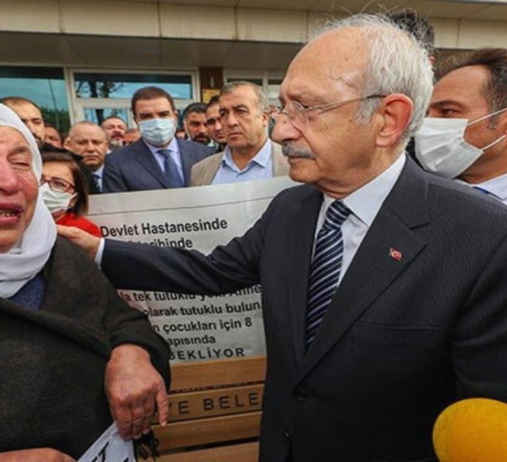 Emine Şenyaşar'dan Kılıçdaroğlu'na destek açıklaması: Adalet arayan bu anne sana oy verecek pîro