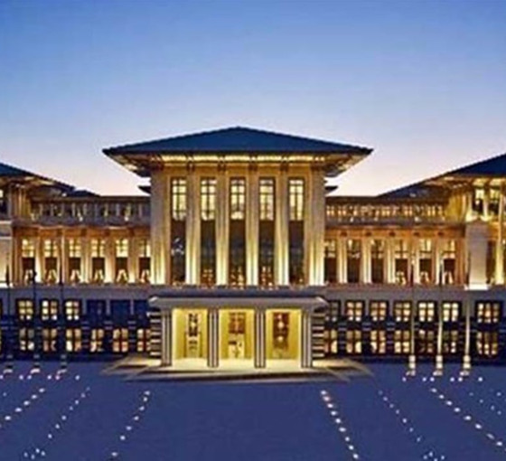 Seçim yapılmadan AKP balkon konuşması organize etti