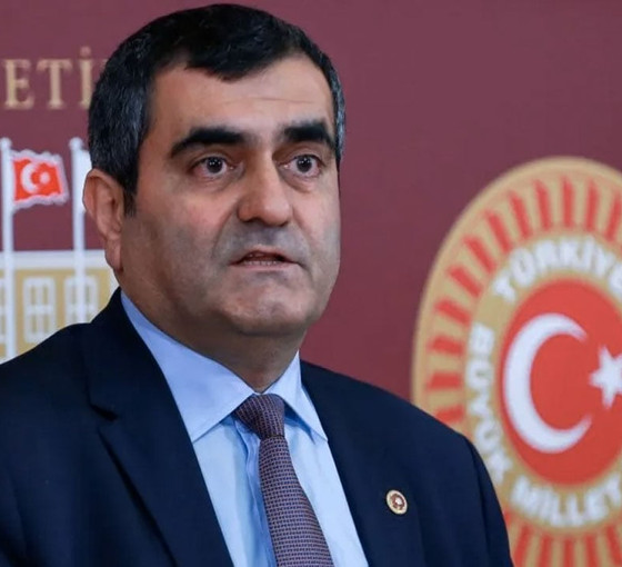 Darp edilen CHP'li vekil: Korkmuyoruz, yılmıyoruz, vazgeçmiyoruz