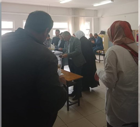 Bingöl'de 'toplu oy'a itiraz eden CHP heyetine saldırı: Jandarma heyeti köyden çıkardı