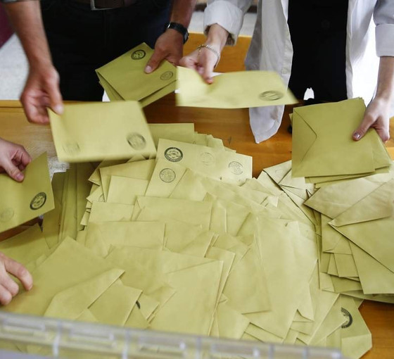 MetroPoll Araştırma partilerin oy oranlarını ölçtü: HDP, MHP ve İYİ Parti'yi geçti