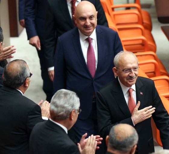 CHP'li Özgür Özel: Hiçbir şey olmamış gibi siyaset yapacağımızı kimse düşünmesin