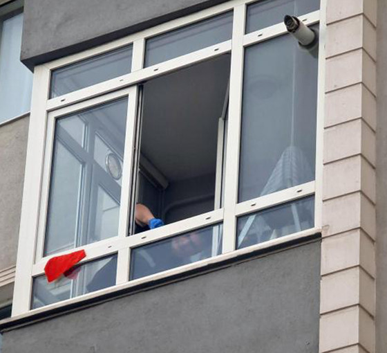 İzmit'te temizlik işçisi kadın üçüncü kattan düşerek öldü