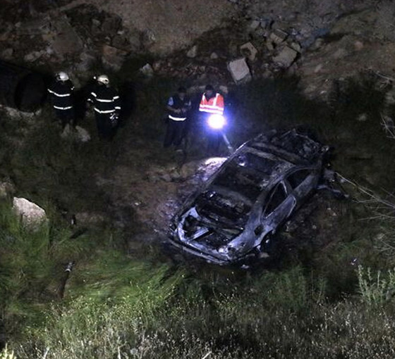 İki otomobil çarpıştı: Bir kişi yanarak öldü, dokuz kişi yaralı