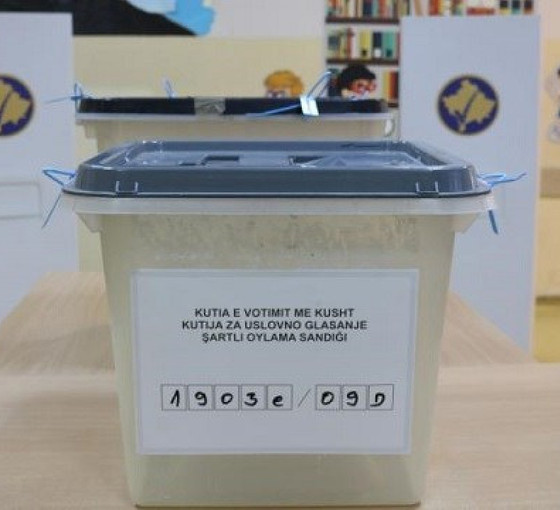 AB, gerilimin arttığı Kosova'da yerel seçimlerin yenilenmesini istedi