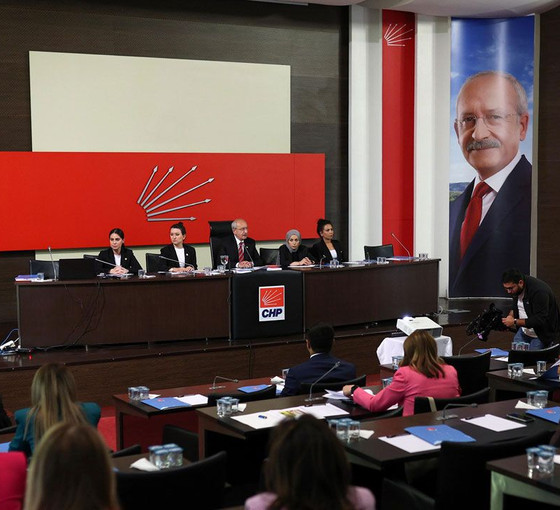 CHP'de PM toplantısından kurultay kararı çıktı