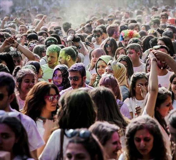 'Türkiye’de gençlerin hayatını kolaylaştıracak politikalar tartışılmıyor’