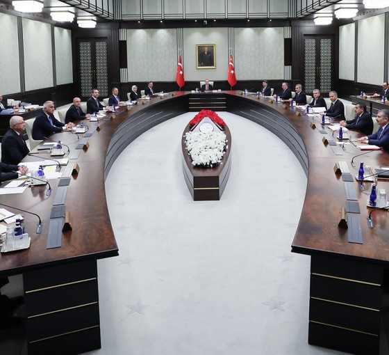 Kabine bugün yemin edecek: Eski bakanlara, Meclis komisyonlarında başkanlık görevi