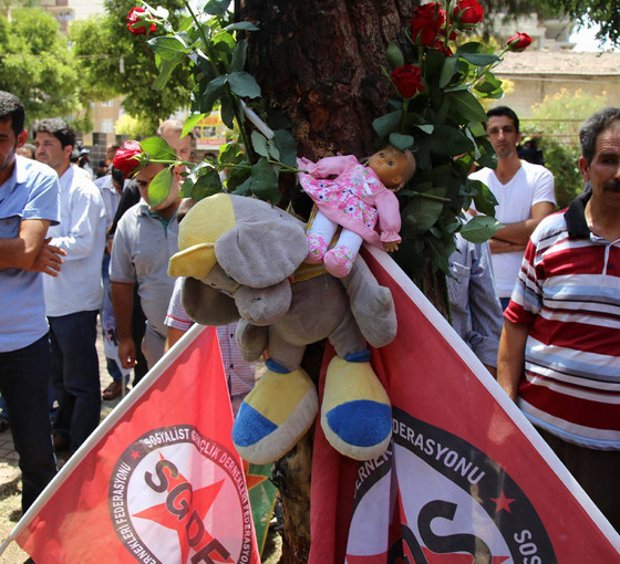 Suruç ailelerine açılan 'tehdit ve hakaret' davası ertelendi