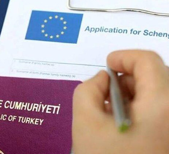 Vize krizinde yeni perde: Hollanda'dan Türk pasaportuna büyüteçli inceleme