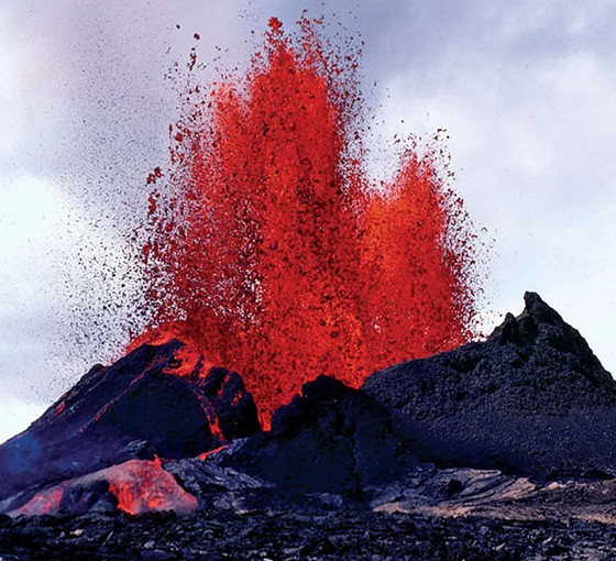 Hawaii'deki Kilauea Yanardağı faaliyete geçti