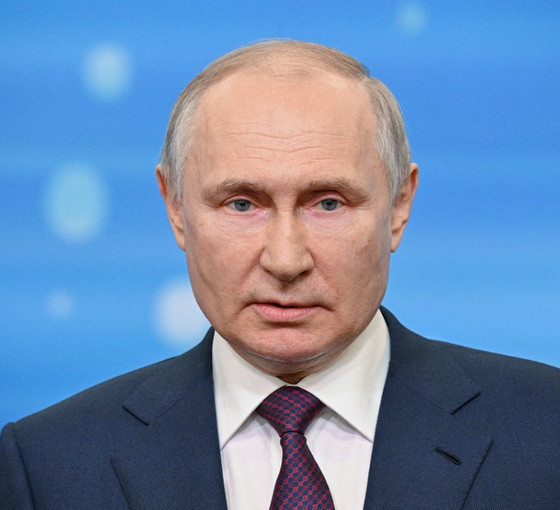 Putin 'karşı saldırı başladı' dedi, Ukrayna Bahmut'ta ilerlediğini öne sürdü