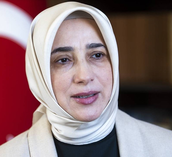 Akit yazarı AKP Milletvekili Özlem Zengin'i hedef gösterdi: 'Ak Parti bu tür arızalardan silkinmelidir'