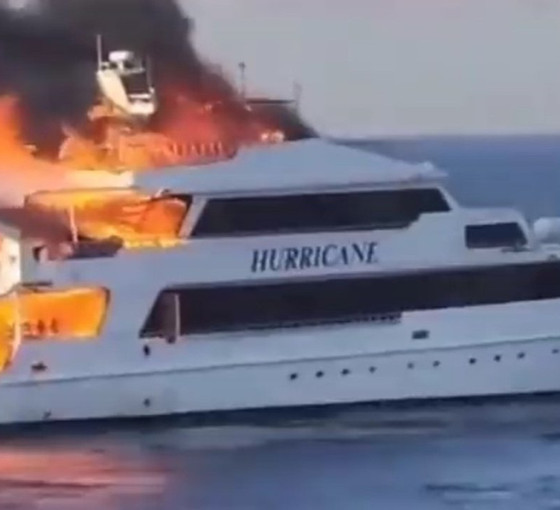 Kızıldeniz'de turistleri taşıyan tekne yandı: Üç İngiliz kayıp